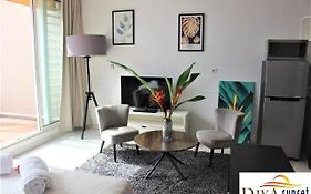 Tahiti Diva Sunset Studio